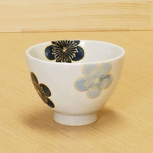 4571161644724







伊万里陶芸
四季彩 陶碗