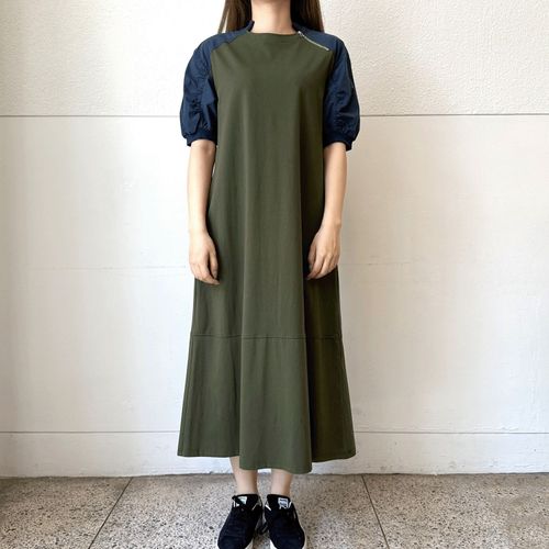 マキレディ
配色後ろヨーク切替ワンピース