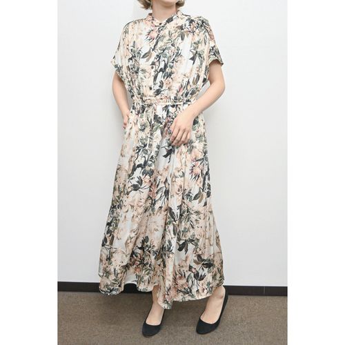 ピースフルベーシス
troisイペカフレイヤレーヨンプリントロングワンピース