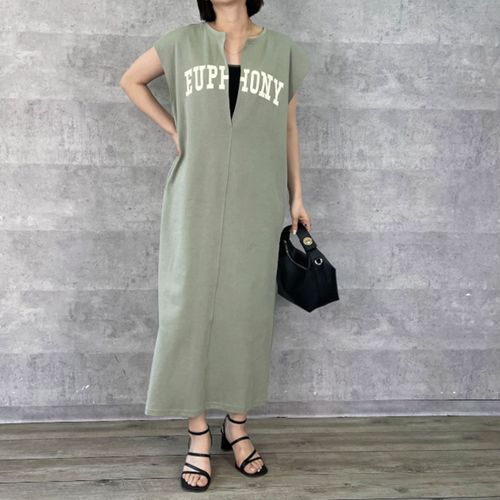ケリーコーポレーション
Anna Kerry スリットネックロゴワンピース