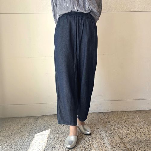 アンナヴァン
デニムタックデザインパンツ