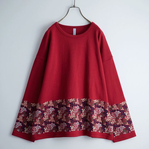 ドライブ
Emago花の丘刺繍プルオーバー