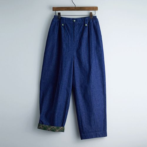 ドライブ
Emago刺繍ボタンストレートパンツ