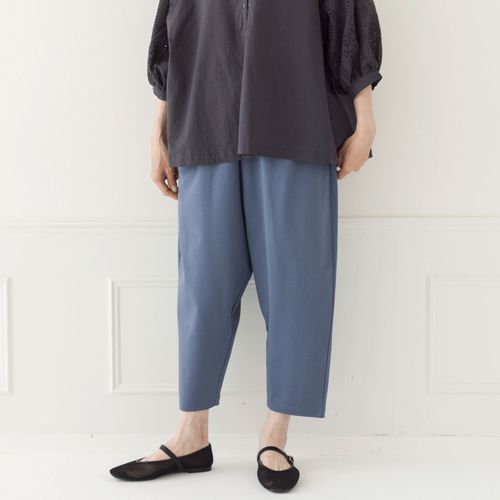 ピープル
Crea delice 強撚シルケットスムース リラックスフィットテーパードパンツ