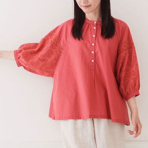 ピープル
Crea delice コットンキャンブリック 袖刺繍プルオーバーブラウス