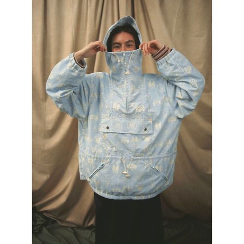 ク・ラッチ
HUMAROUSMANYMANYDOGANORAKPARKA