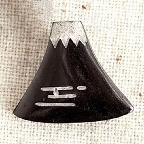 ピズム
Boneブローチ 富士山