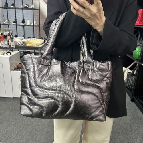 高木ミンク
ウェーブステッチラムレザーバッグ