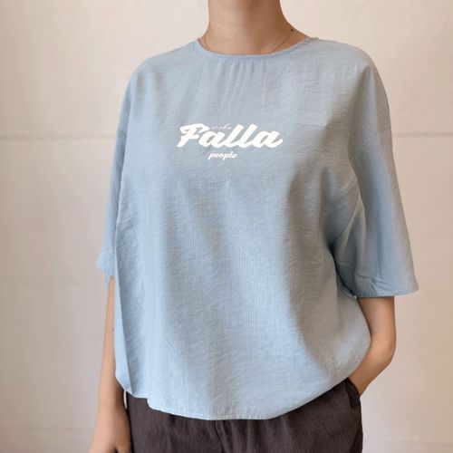 ホワイトジョーラ　
EmilyanフロッキーロゴTシャツブラウス