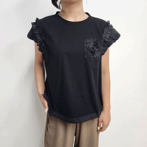 チャーミング
フリルデザインTシャツ