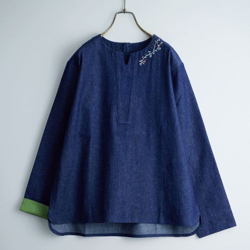 ドライブ
Emago フラワー刺繍ブラウス