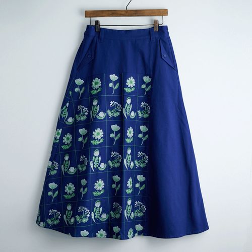ドライブ
Emago お花とライン刺繍スカート