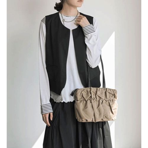 あむう
akane 持ち手カラーがおしゃれなナイロンショルダーBAG