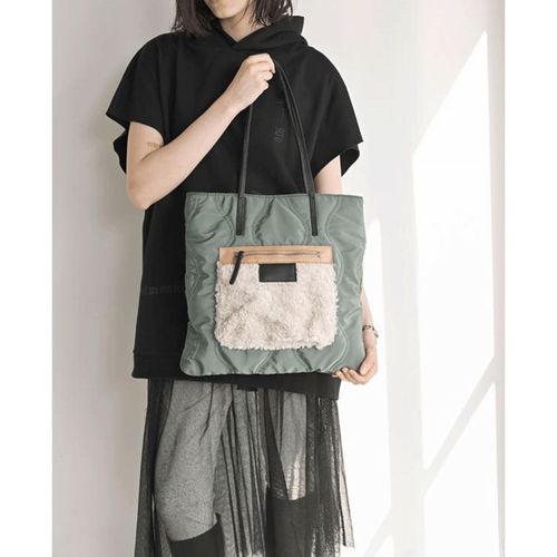 あむう
akane スクエアボアコンビトートBAG