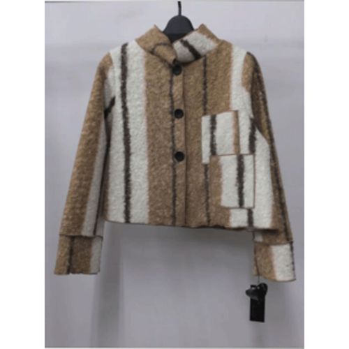 シシエス
ボアジャケット