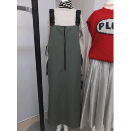 シシエス
ジップ付ジャンスカ