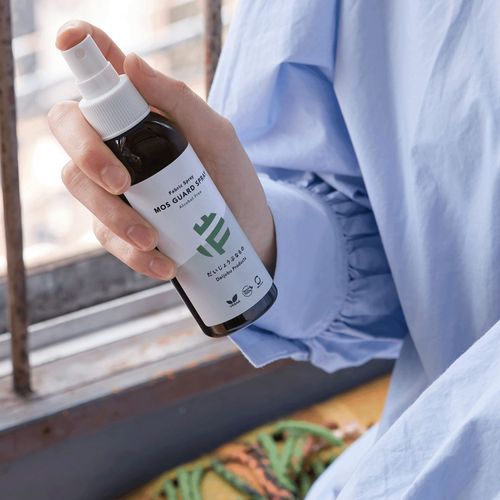 4528636980580



OPF00059



たかくら新産業
だいじょうぶなもの モスガード ファブリックスプレー100ml