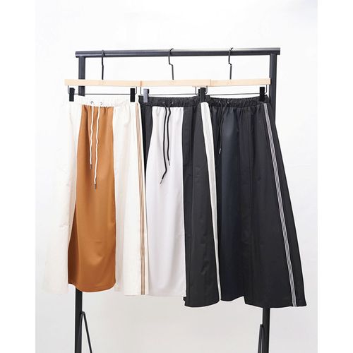 0



0



Ａｓｈｌｅｙ＆Ｂｒｏｓ
33℃ ライトポンチ×ナイロン切替サイドラインフレアスカート