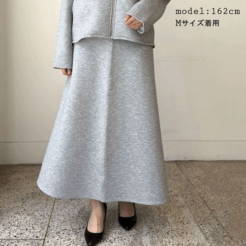 0



0



ホワイトジョーラ　
Emilyan エアリーダンボールフレアスカート