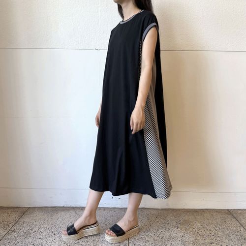 0



0



藤江商事　
ノースリーブワンピース