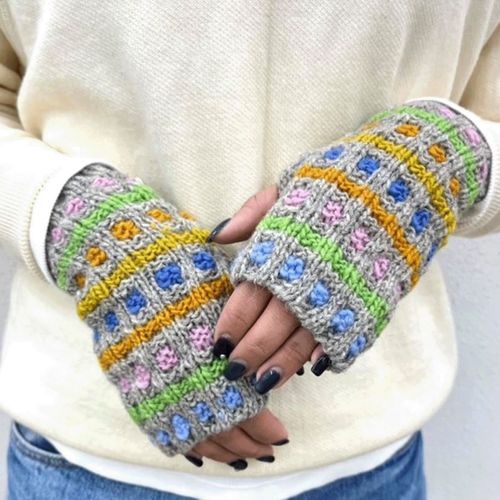 0



0



ウエルベック
PERU KNIT ドットボーダー手袋
