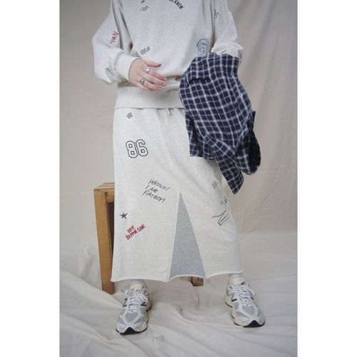 0



0



ク・ラッチ
HUMAROUS Hand draw stitch Skirt