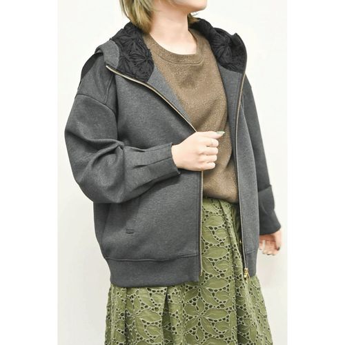 0



0



ピースフルベーシス
trois T／Rポンチ×フラワーチュールフードパーカーブルゾン