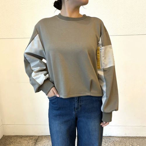 0



0



三澤　
袖ポケット付きプルオーバー