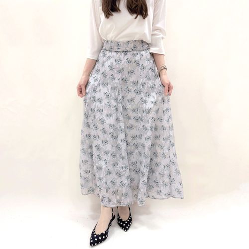 0



0



外与　
シフォンカットジャガードプリントスカート