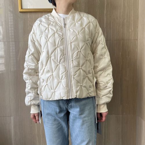 0



0



一珠
NOUQUE 中綿刺繍ブルゾン