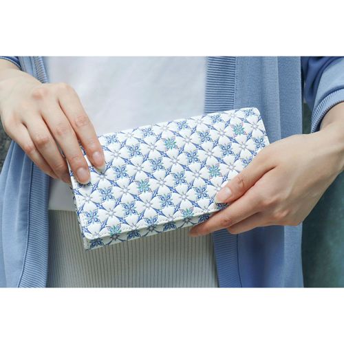 0



0



絹館
浅草文庫 切子かぶせ長財布束入