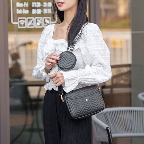 0



0



生駒クロス
ポーチ付きウェーブ柄ショルダーバッグ