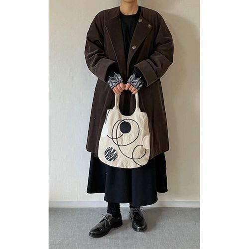 0



0



ＴＯＭＯＯ　ＤＥＳＩＧＮＳ
TOMOO DESIGNS ドットゾミアフラットトートバッグ