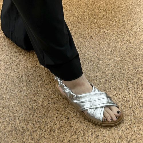 0



0



ＩＭＰＥＸ　ＪＡＰＡＮ
BARI ギャザーストラップサンダル