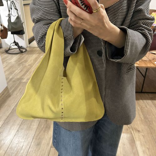 4573312298992



0



アンビリオン
cachecache 本革スエードスタッズミニホーボーバッグ