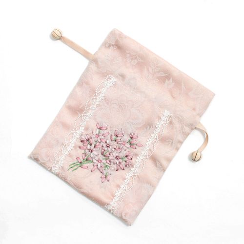 0



QLH25/1812-P



クレイブ
リボン刺繍 ピンク 巾着
