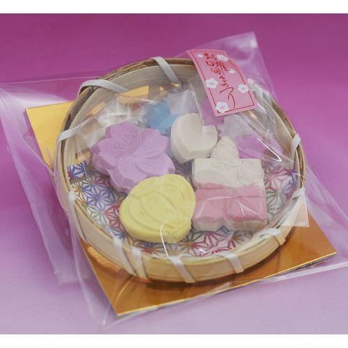 4542265081425



18GX3



萬年堂
おひな和三盆