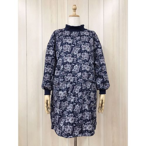 トレンディー
ツイード風裏起毛ニット薔薇柄プリントカッポー