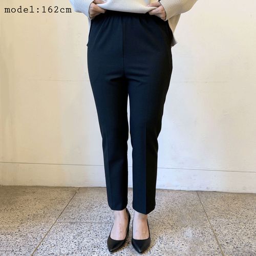 ボレー
ストレート美脚パンツ