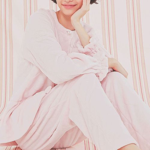 4550297304306







ナルエー
Narue シャイニースノーエンボスハートペプラムパジャマ