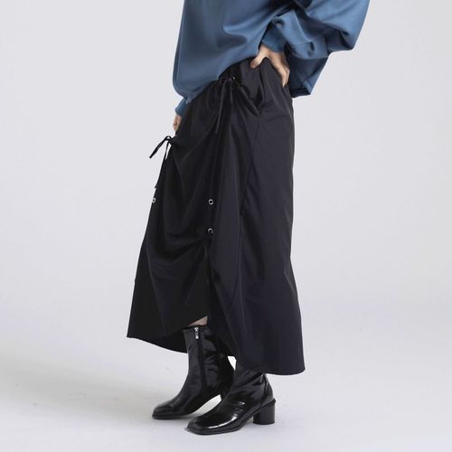 Ａｓｈｌｅｙ＆Ｂｒｏｓ
33℃ マルチタックフレアリボンスカート