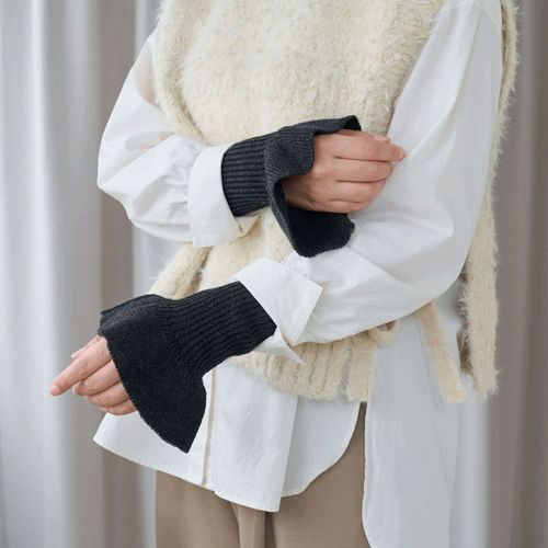 志成販売
上品フリルのアームカバー