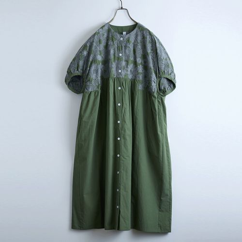 ドライブ
Emago 大きなお花刺繍ワンピース