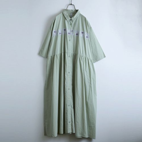 ドライブ
Emago 花刺繍ワンピース