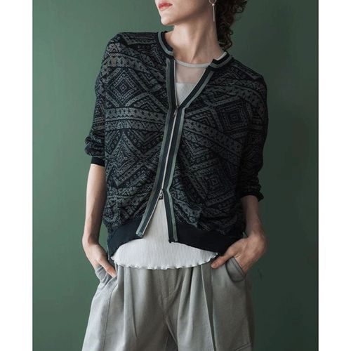 あむう
akane トライバルシアーZIPカーディガン