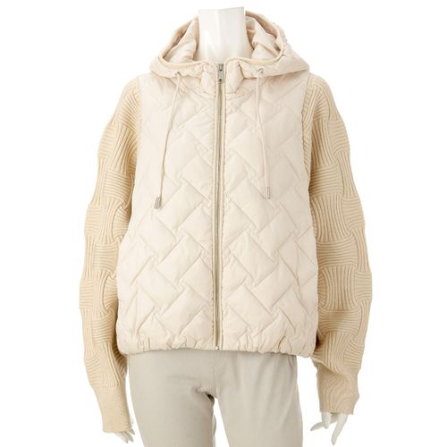 バーミリオン
軽量ダウンジャケット