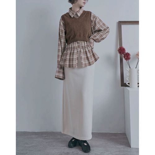 山本定
コーデュロイ裏フリースナロースカート