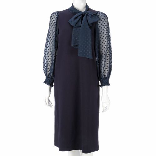 グラン山貴
グラン山貴 ドット柄ジャカードリボンワンピース