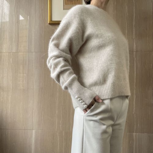 一珠
一珠 B7 袖パール釦クルーネックニットプルオーバー