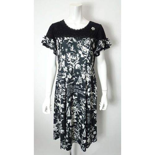 ジェイシーインターナショナル
Super Beauty レース切替モノトーン花プリントワンピース